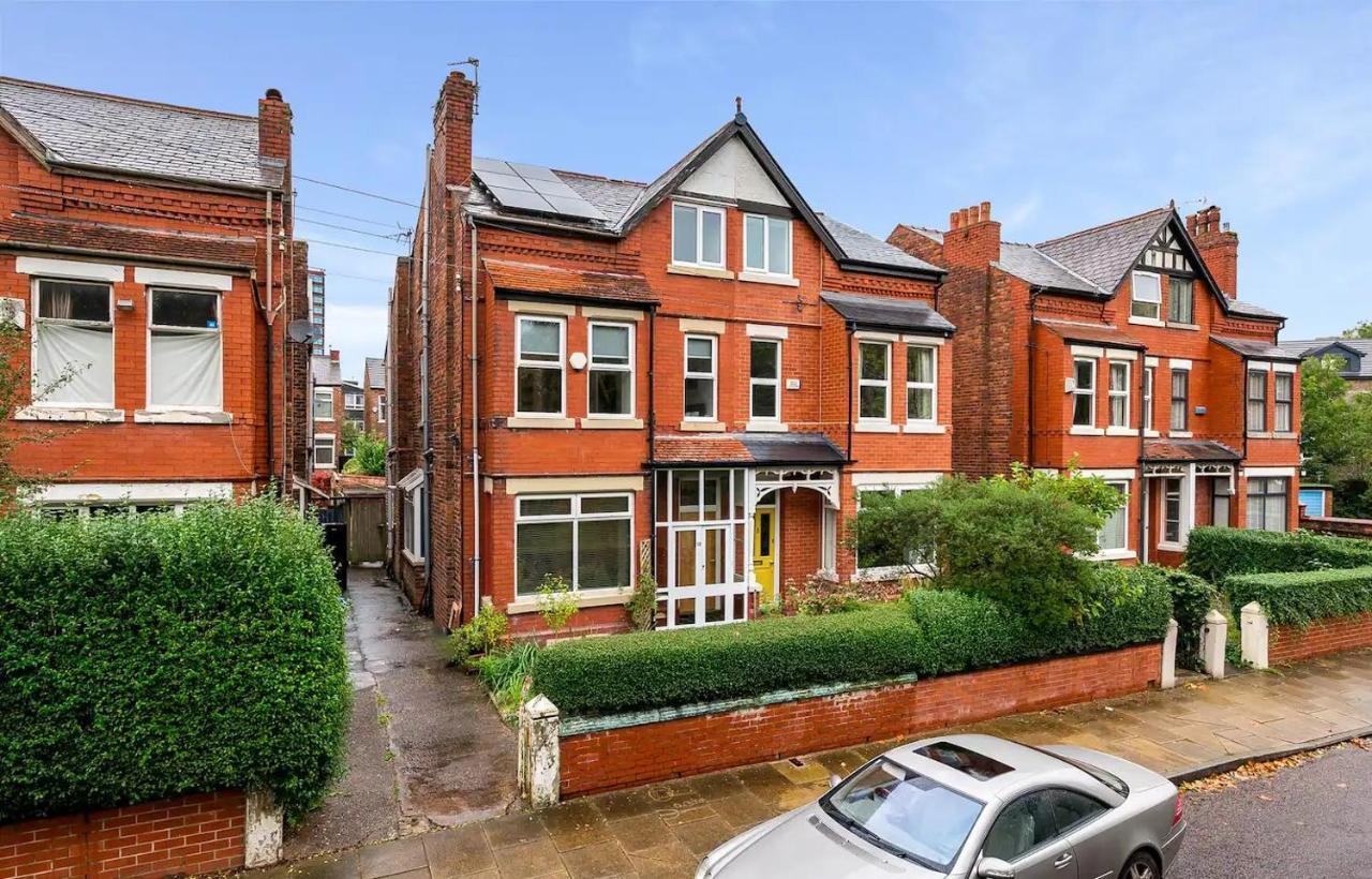 Pass The Keys Old Trafford 4-bedroom Retreat Near United & Centre - Family-friendly Casa de Férias Manchester