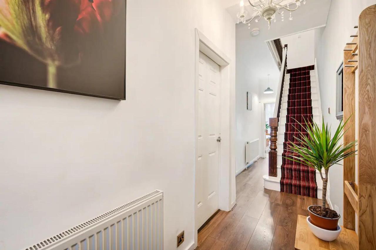 Casa de Férias Pass The Keys Old Trafford 4-bedroom Retreat Near United & Centre - Family-friendly