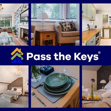 Pass The Keys Old Trafford 4-Bedroom Retreat Near Manchester United & City Centre - Family-Friendly Exterior photo